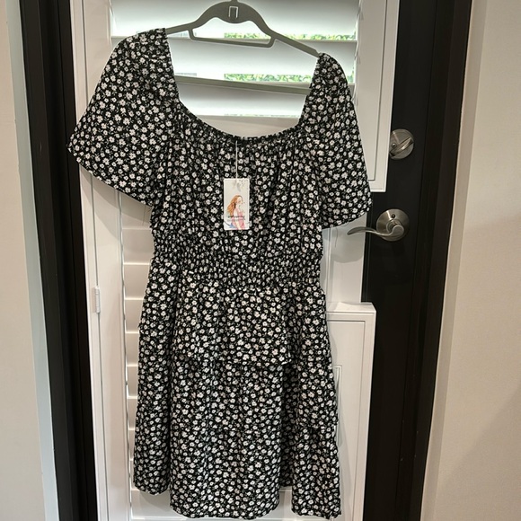 pretty garden NWT dress - Picture 2 of 5